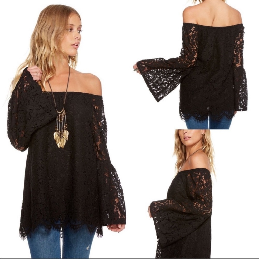 *BLUE* NWOT, Chaser, Womens lace bell sleeve blouse, scalloped hem, lined bodice